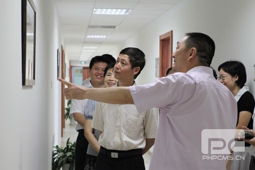 参观-041-xiao.jpg 卓众汽车网